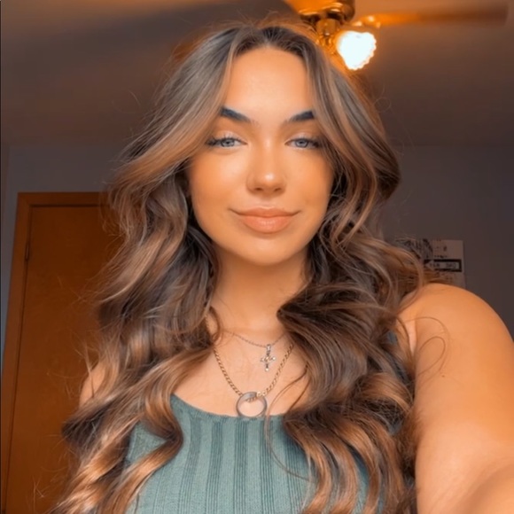 Meet your Posher, Meagan - Picture 13 of 16